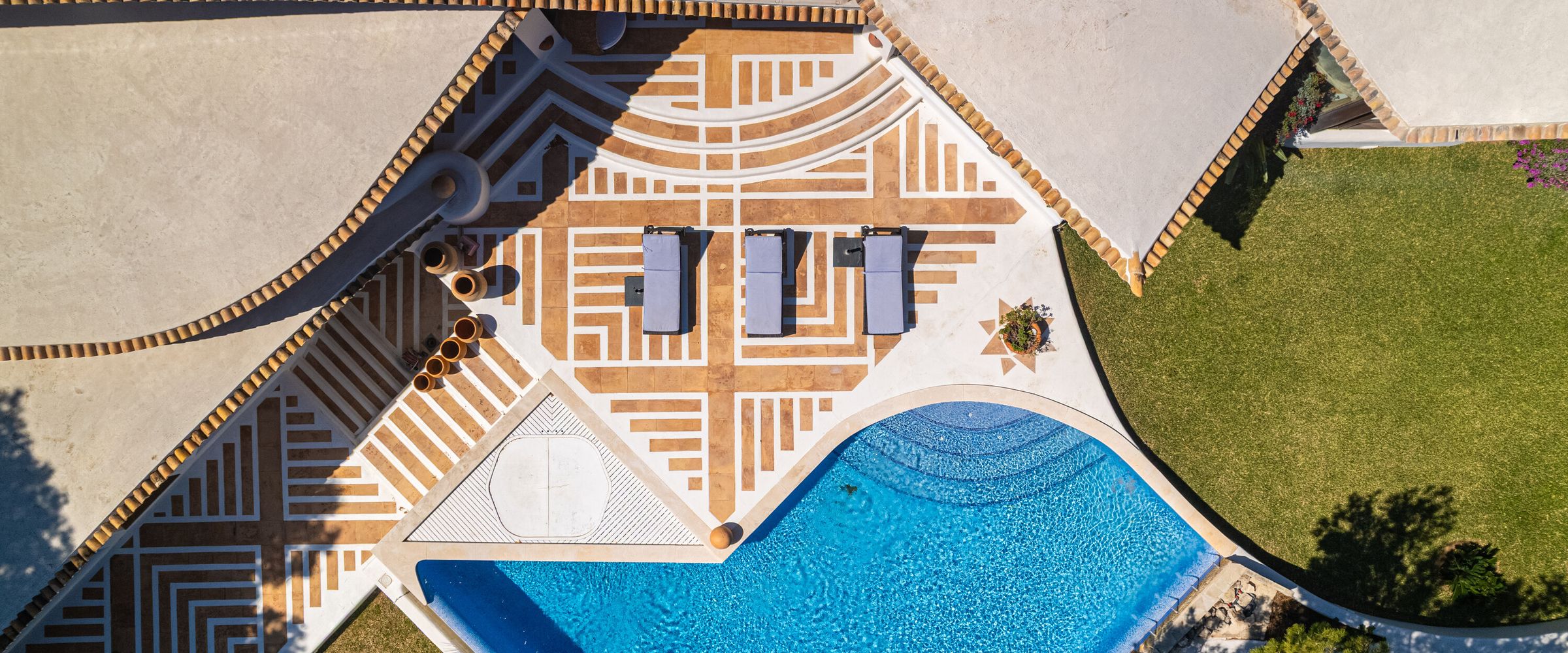 Piscina vista desde el aire