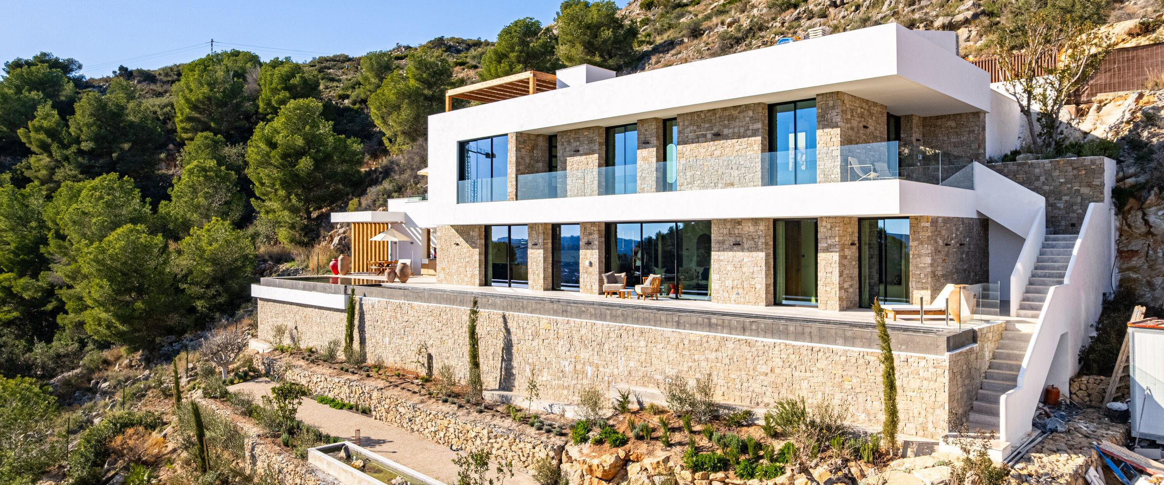 Villa moderna en la ladera