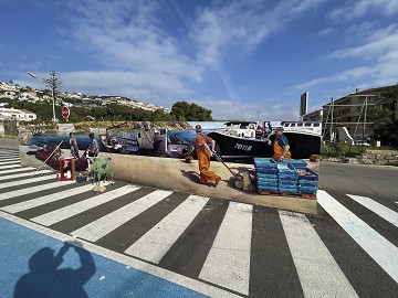 Large mural dedicated to the Jávea´s port by Victor Goikoetxea
