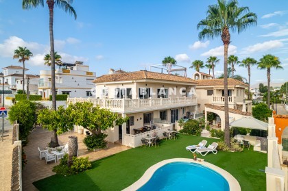 15 Dormitorios - Vivienda en Albir