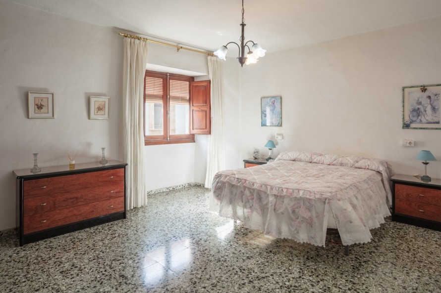 4 Dormitorios - Vivienda en  - 