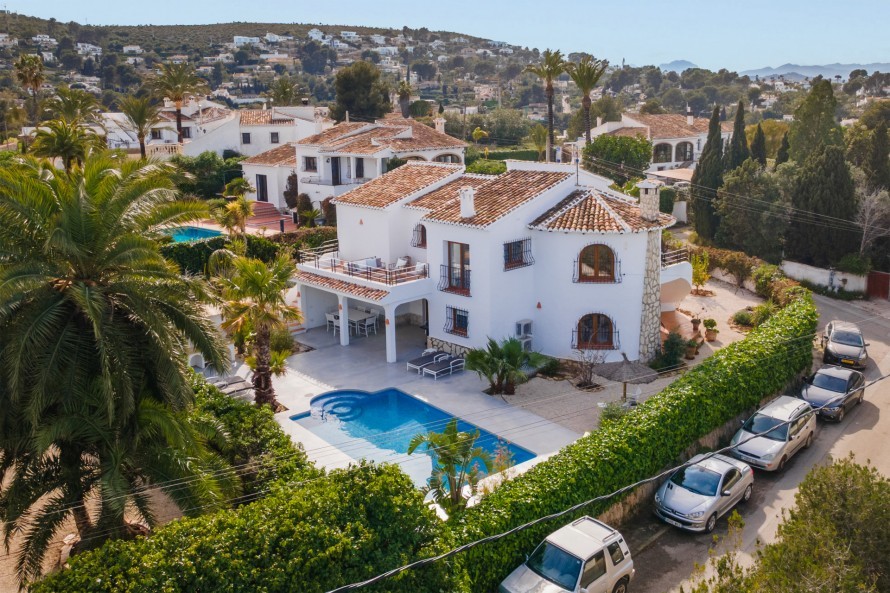 5 Dormitorios - Vivienda en  - 
