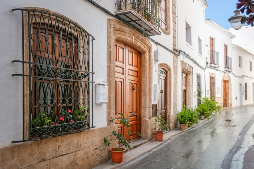 5 Dormitorios - Vivienda en  - 