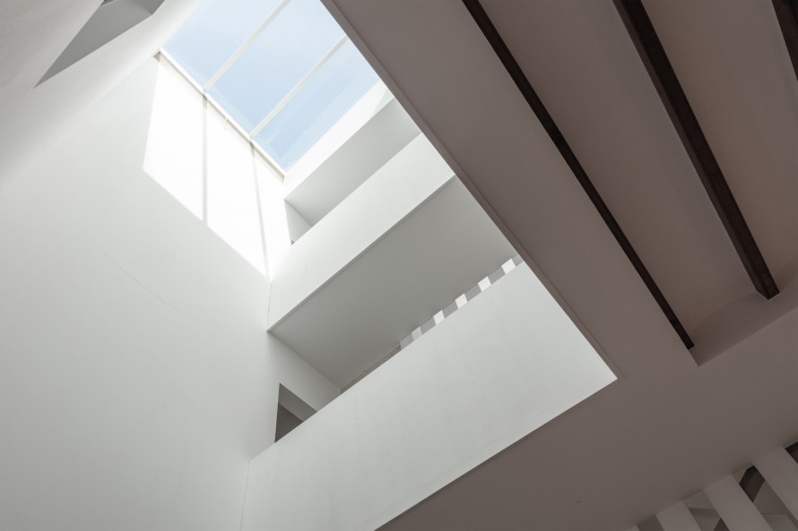 8 Dormitorios - Vivienda en  - 