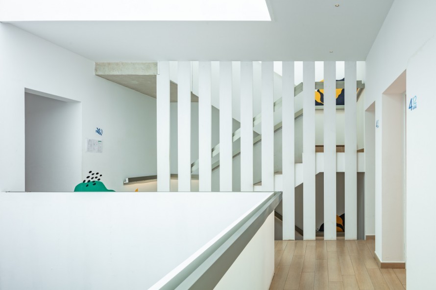 8 Dormitorios - Vivienda en  - 