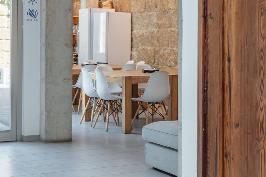 8 Dormitorios - Vivienda en  - 
