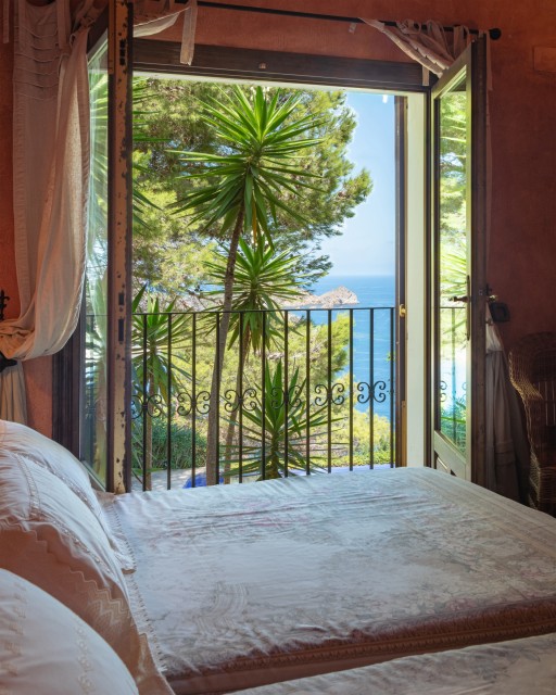 3 Bedrooms - — 5/47