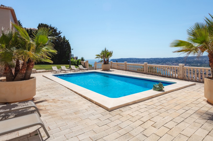 5 Bedrooms - — 45/50
