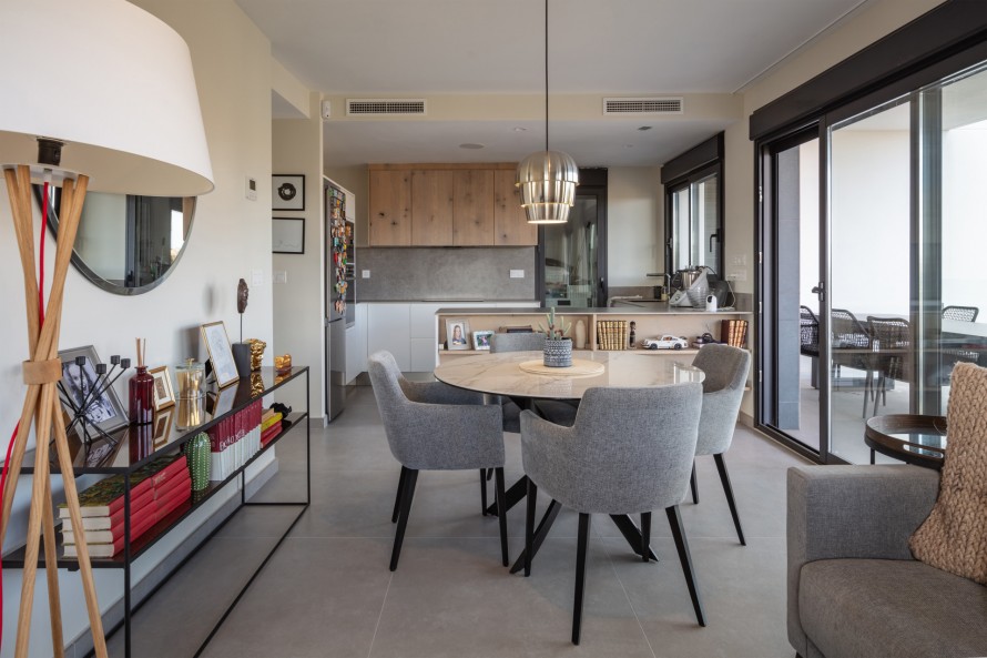 2 Bedrooms - — 5/23