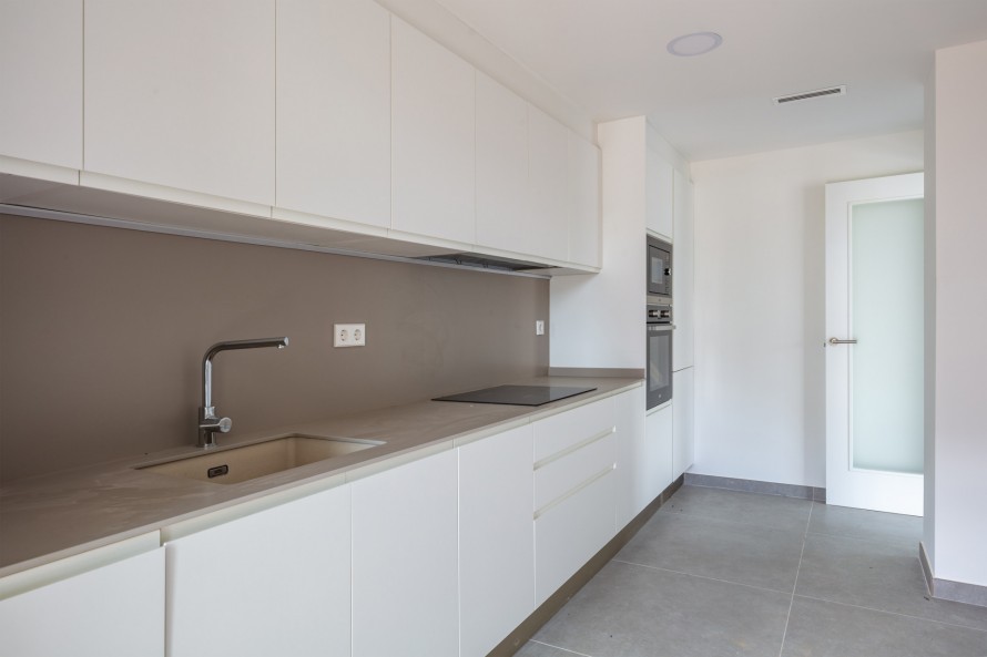 2 Bedrooms - — 7/24