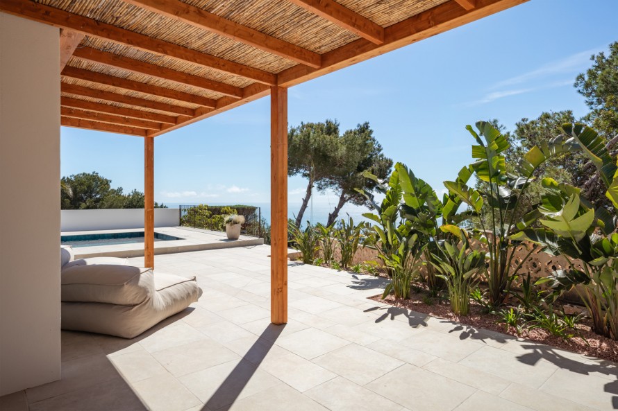 4 Bedrooms - — 39/50
