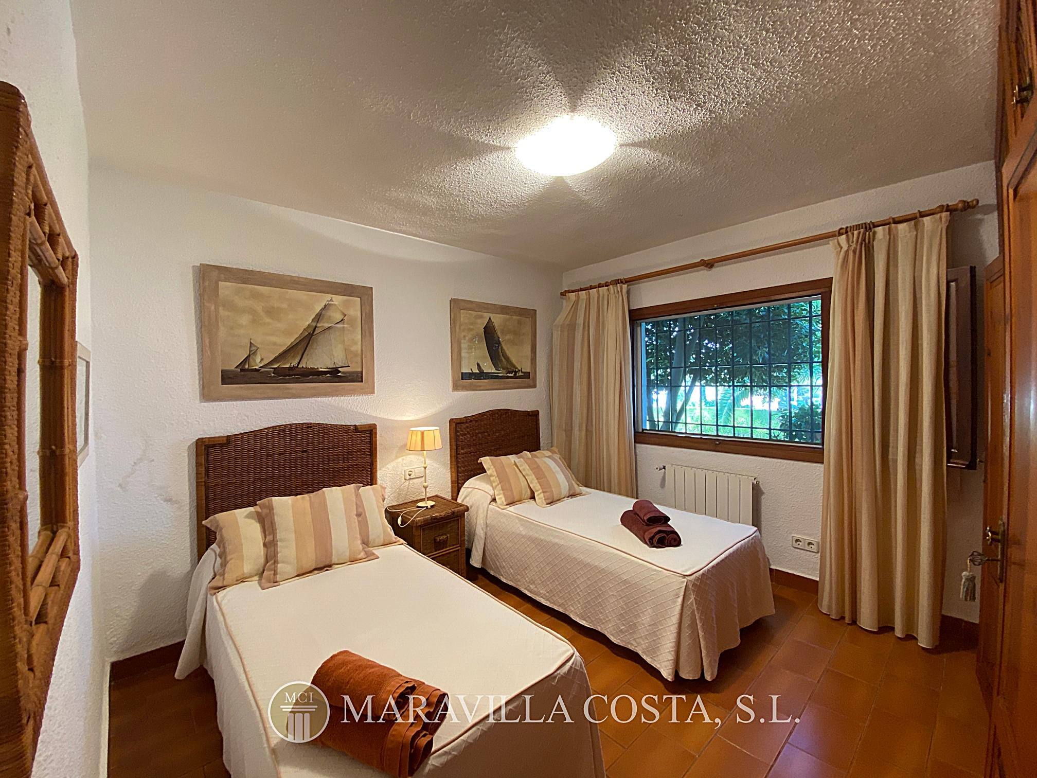 6 Bedrooms - Jávea — 42/50