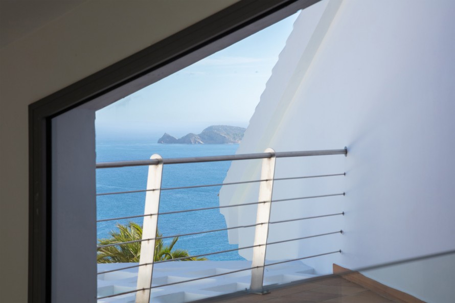 6 Bedrooms - — 18/31