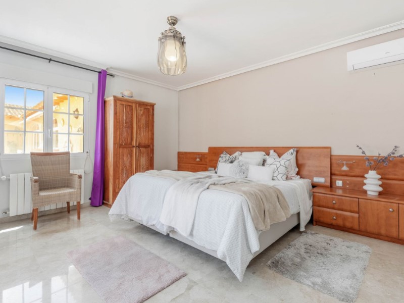 5 Bedrooms - Busot — 21/85