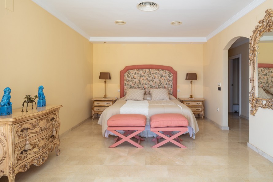 6 Bedrooms - — 19/35