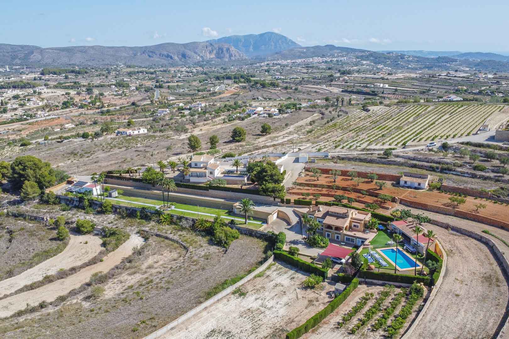 8 Bedrooms - Benissa — 50/50