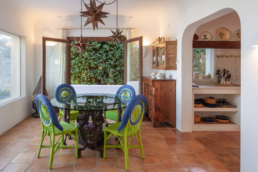 3 Bedrooms - — 11/47