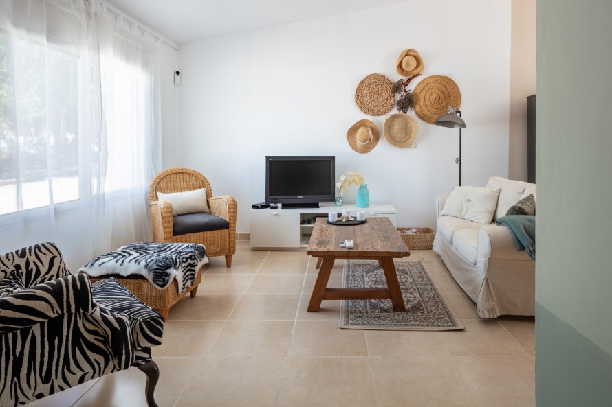 7 Bedrooms - — 34/47