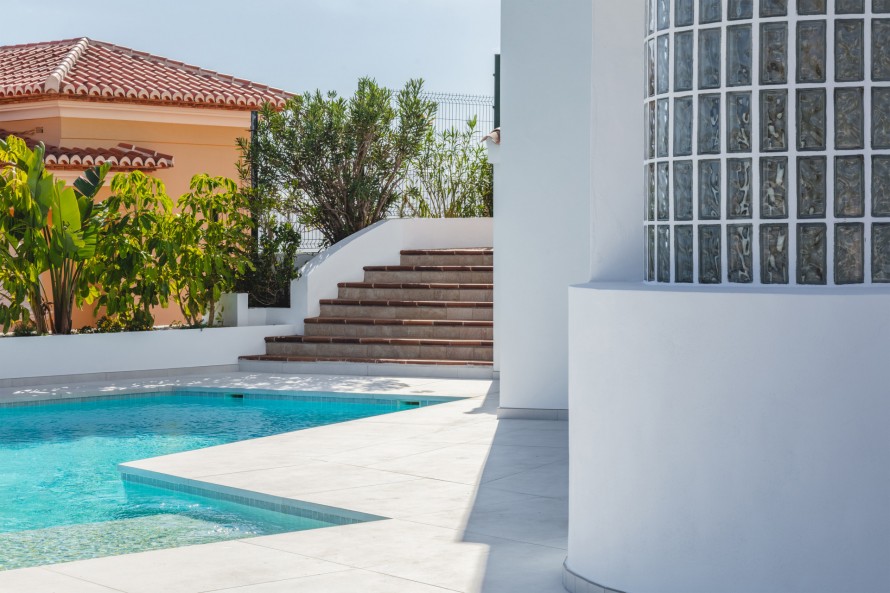 6 Bedrooms - — 27/31