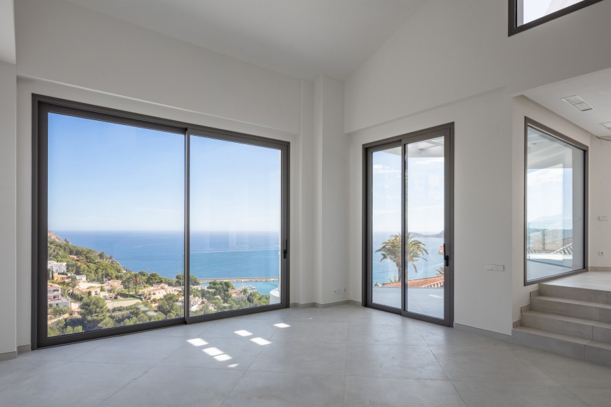 6 Bedrooms - — 7/31