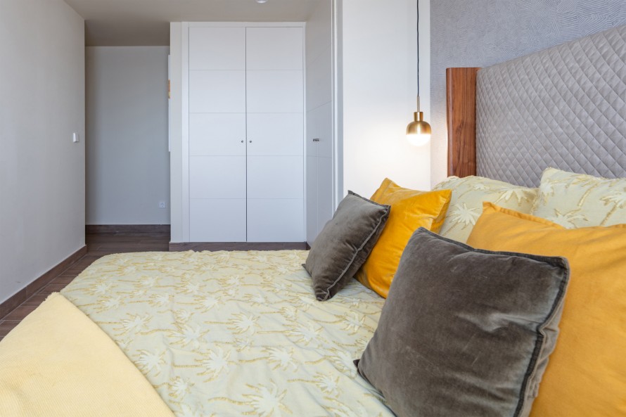 2 Bedrooms - — 15/37