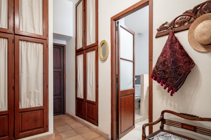 5 Bedrooms - — 17/28