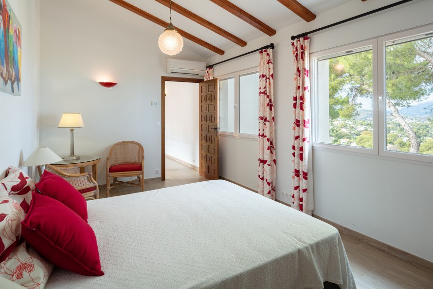 5 Bedrooms - — 20/35