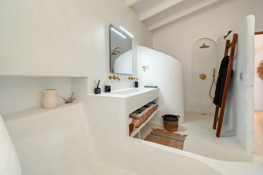 4 Bedrooms - — 13/43