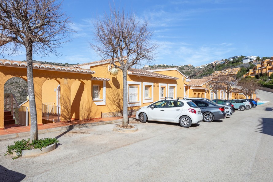 2 Bedrooms - — 17/30