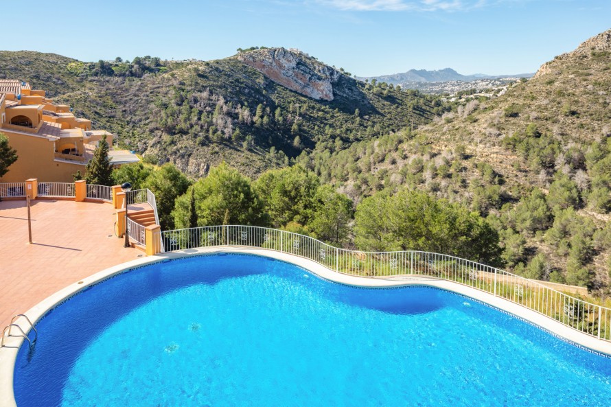 2 Bedrooms - — 21/30