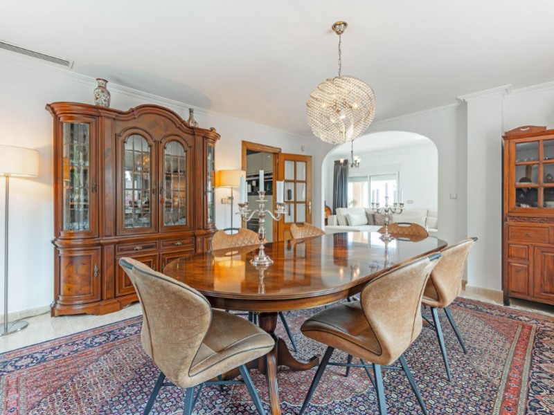 5 Bedrooms - El Campello — 11/76