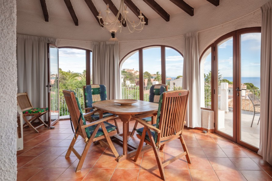 3 Bedrooms - — 11/30