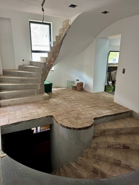 12 Bedrooms - — 38/50