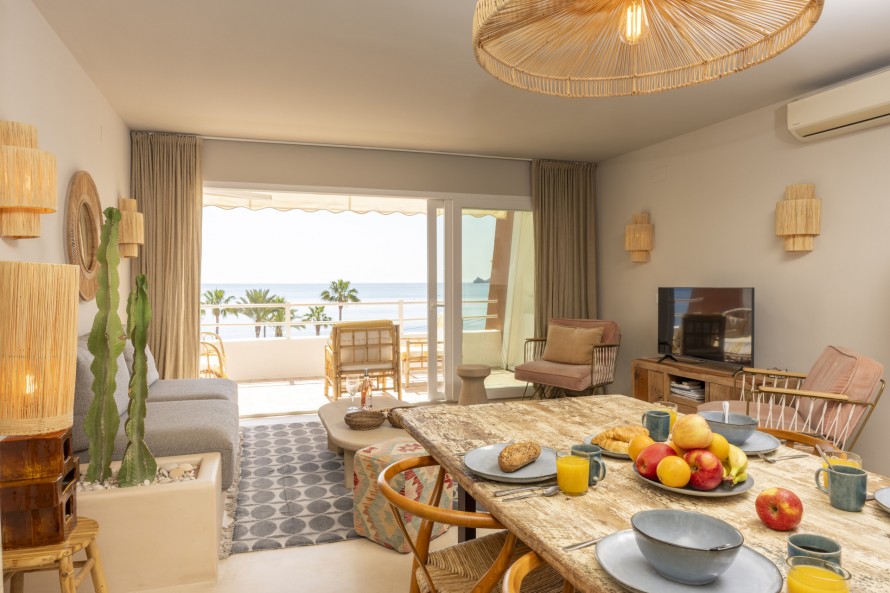 3 Bedrooms - — 6/31
