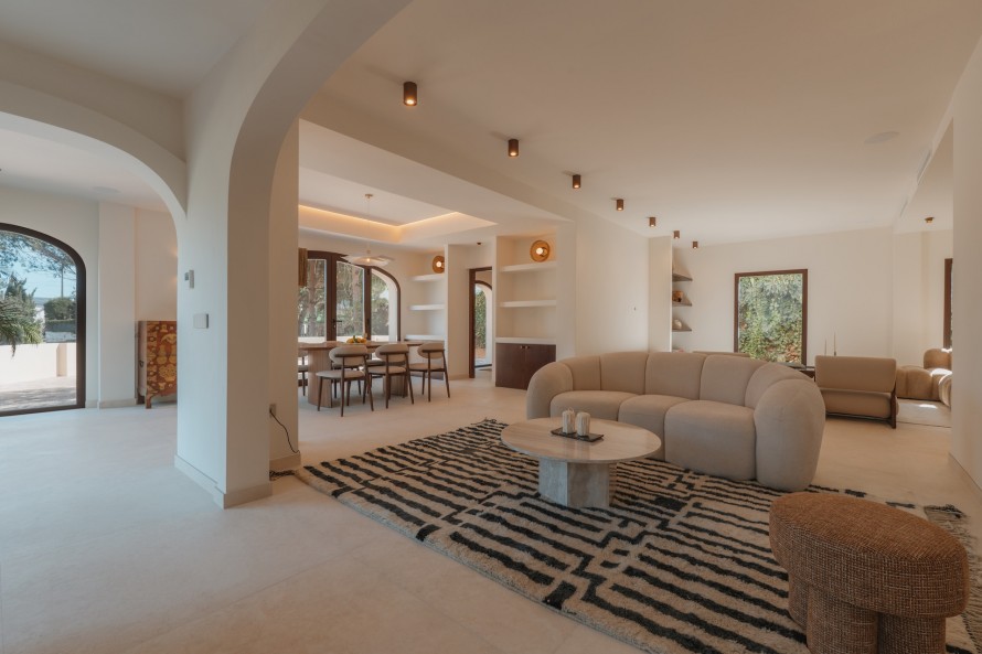 5 Bedrooms - — 13/48