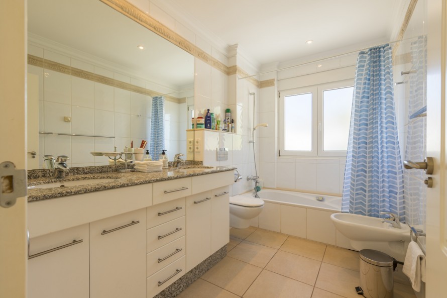 7 Bedrooms - — 26/29