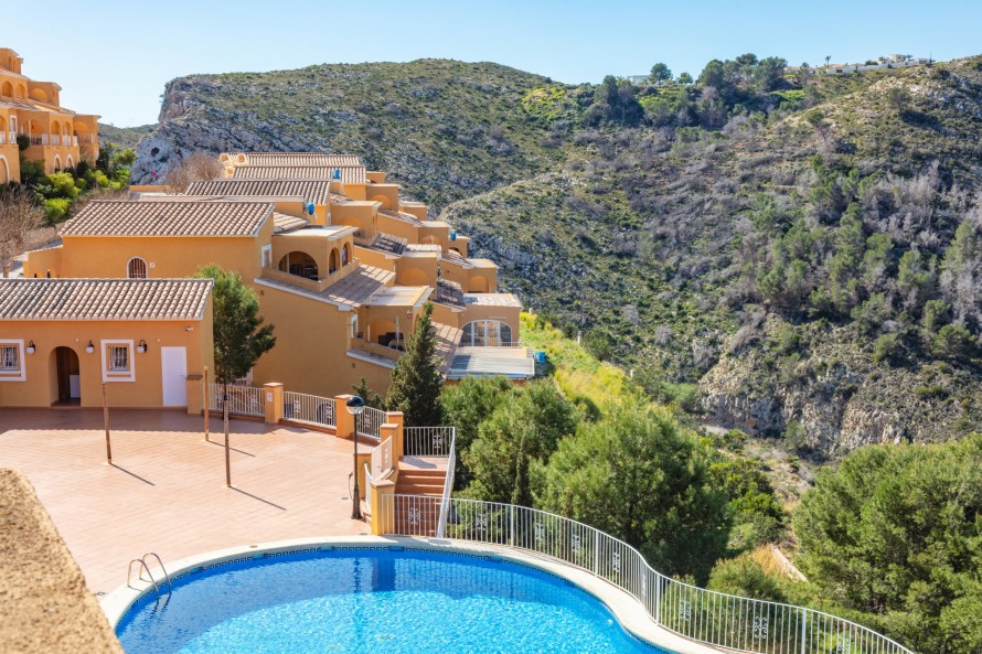 2 Bedrooms - — 19/30