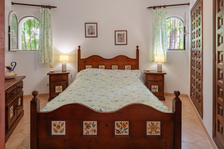 2 Chambres - — 14/37