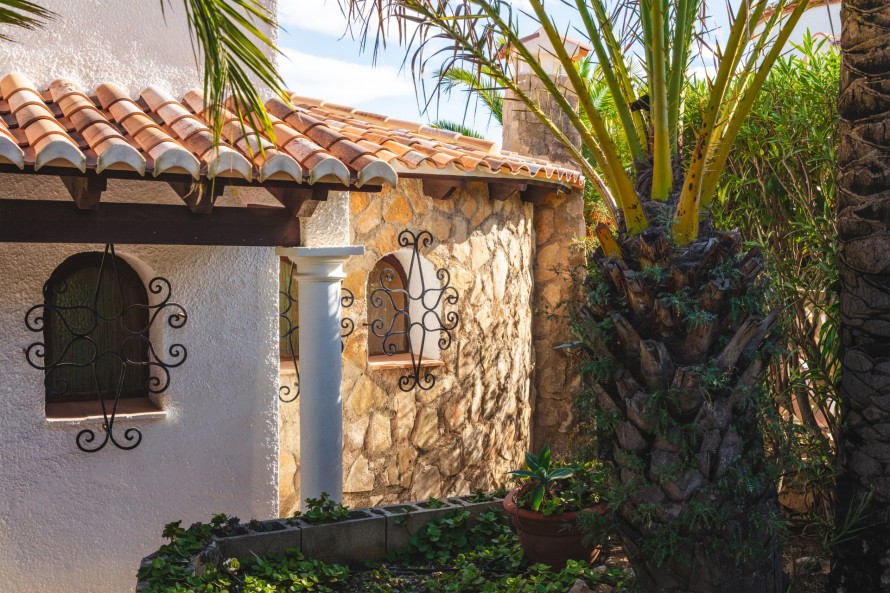 3 Bedrooms - — 27/30