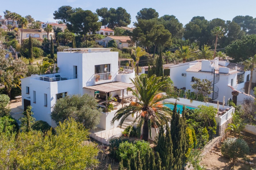 4 Bedrooms - — 43/50
