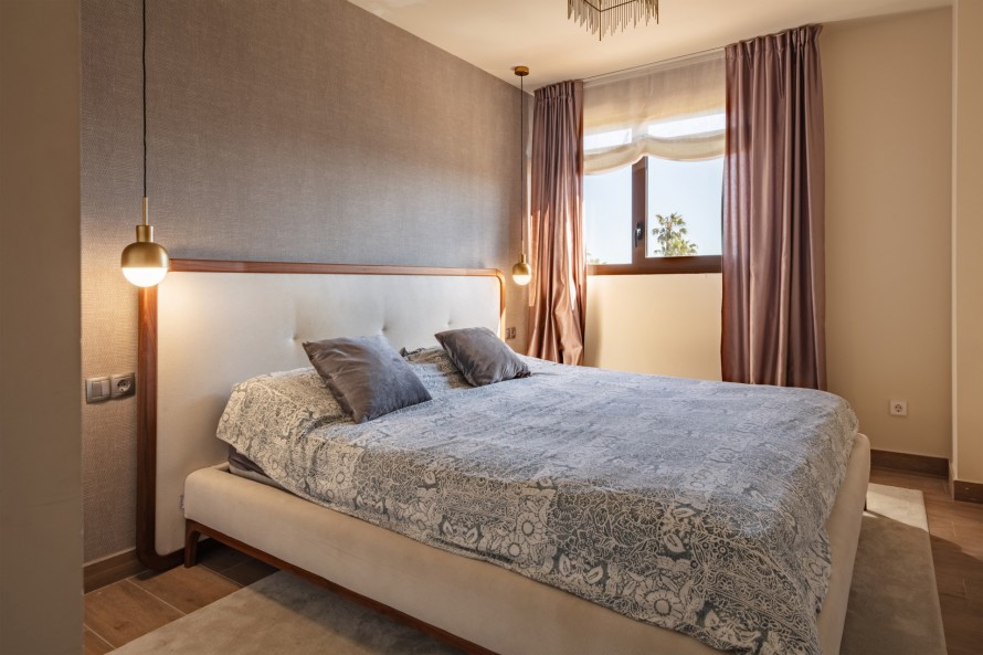 2 Bedrooms - — 18/37