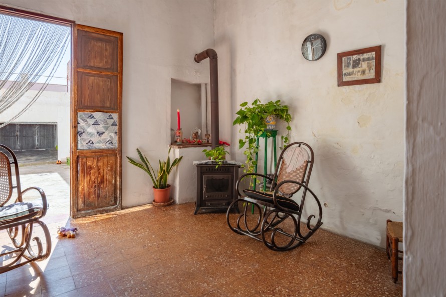 4 Bedrooms - — 2/21