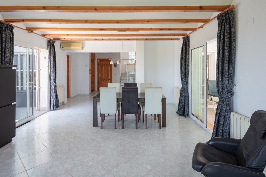 4 Bedrooms - — 9/33