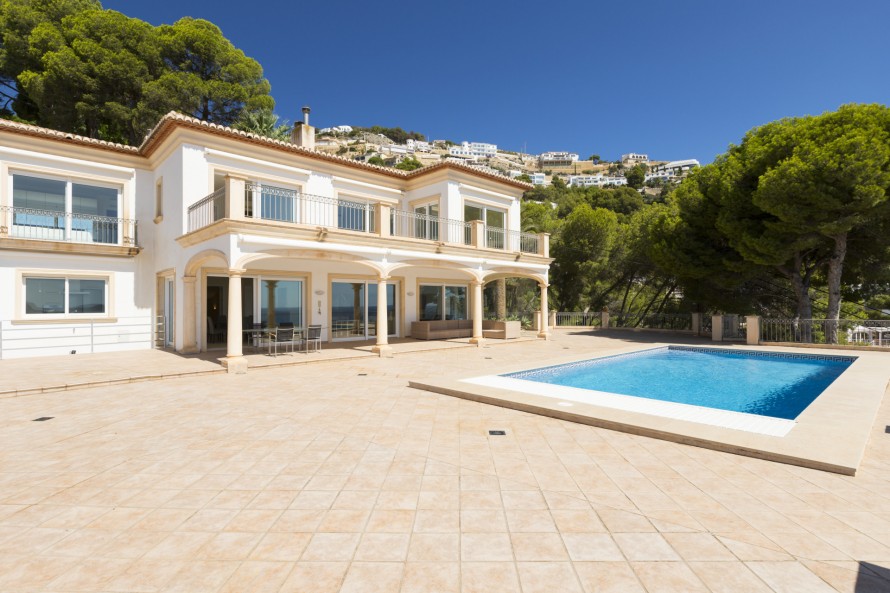 7 Bedrooms - — 8/29