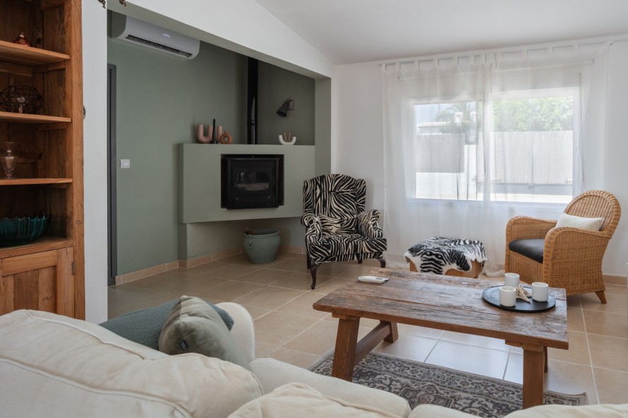 7 Bedrooms - — 37/47