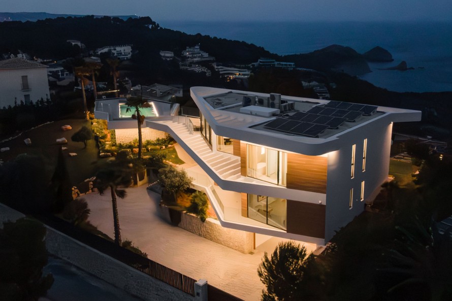 4 Bedrooms - — 18/18