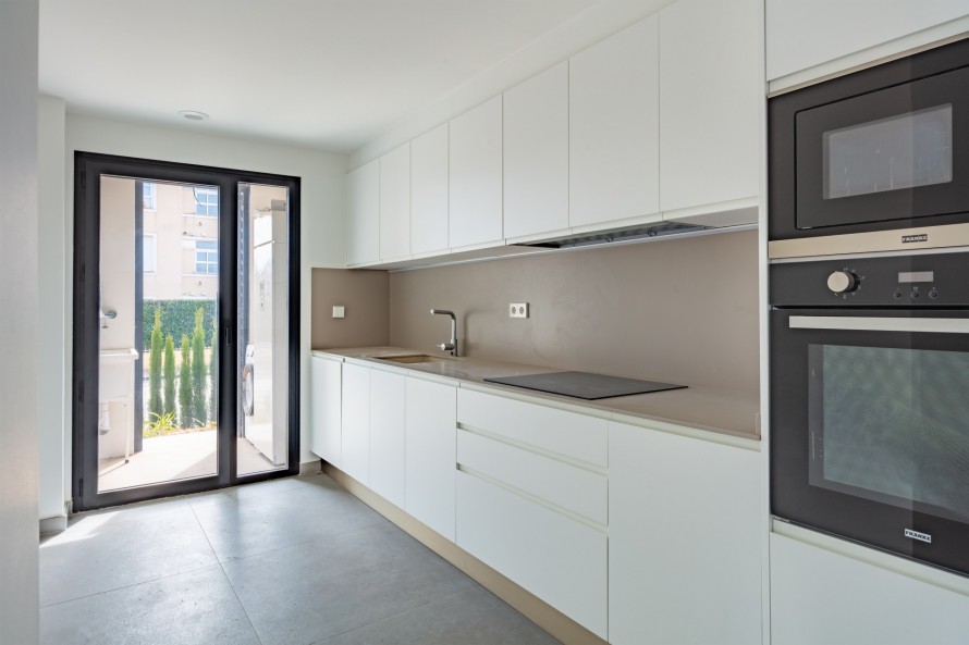 2 Bedrooms - — 8/24