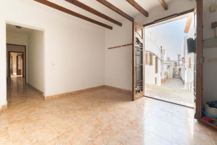 5 Bedrooms - — 4/20