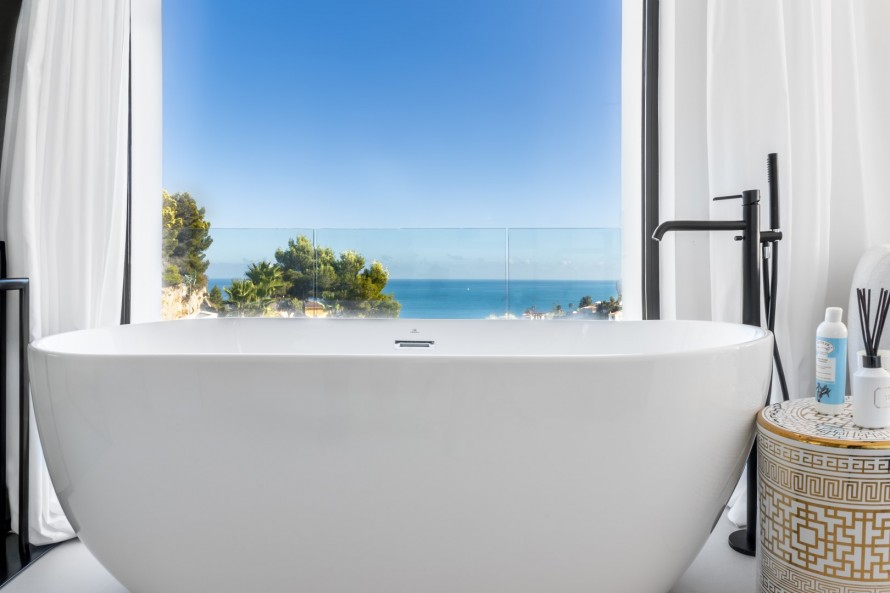 4 Bedrooms - — 12/13