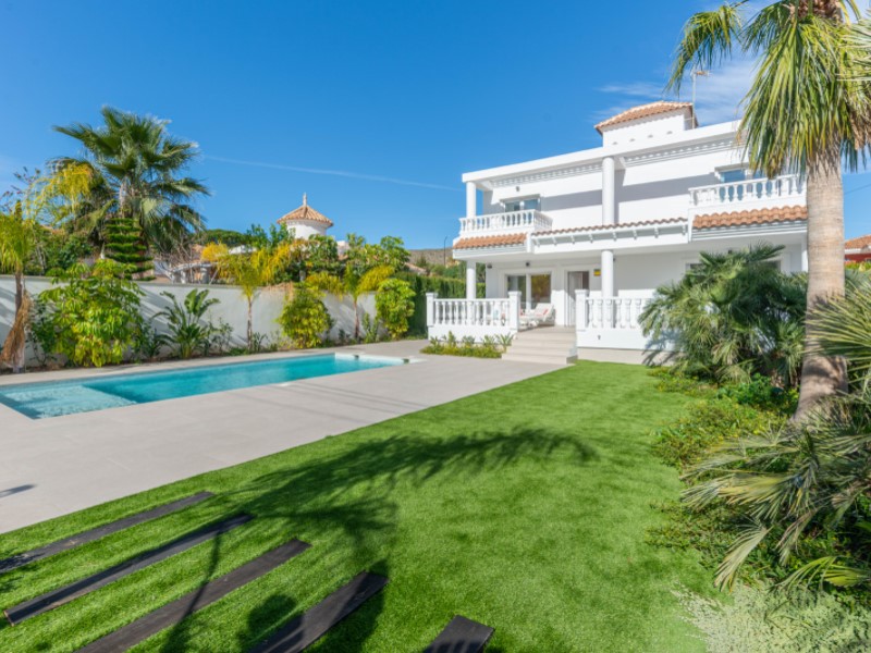 5 Bedrooms - El Campello — 11/55